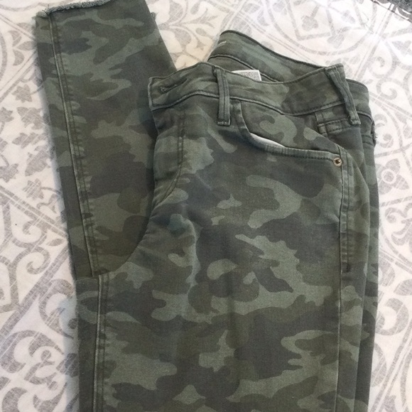 Old Navy Denim - Old Navy Rock Star super skinny camouflage jeans size 4